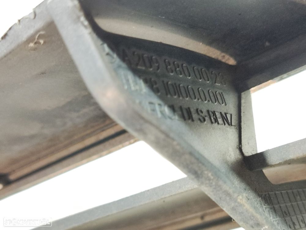 Grelha Central Pará-choques Frente Frontal Mercedes Benz CLK C209 Original - 6