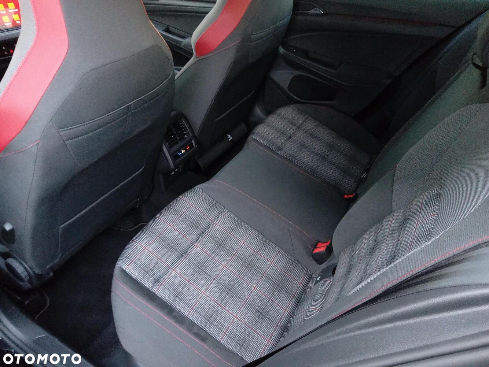 Volkswagen Golf - 29