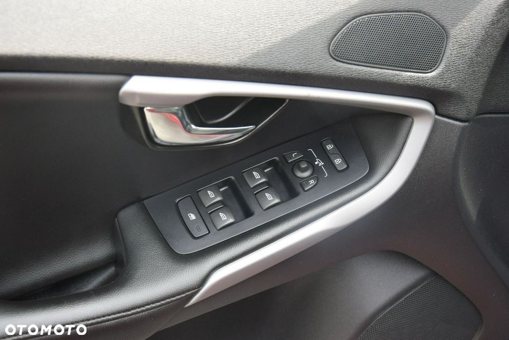 Volvo V40 D2 Momentum - 30
