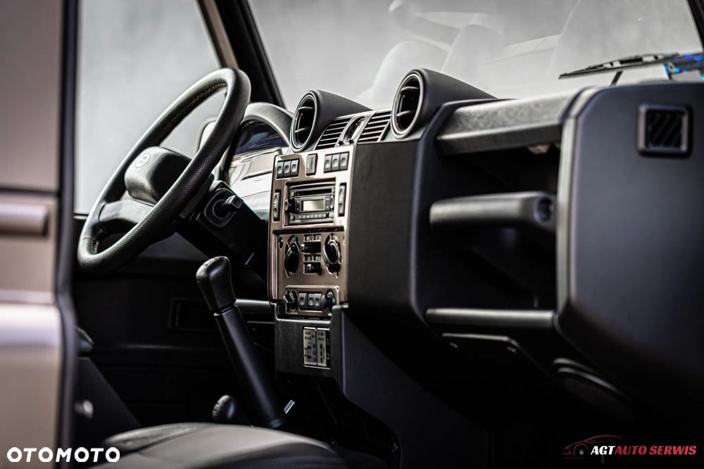 Land Rover Defender 90 2.4 TD4 SE - 28