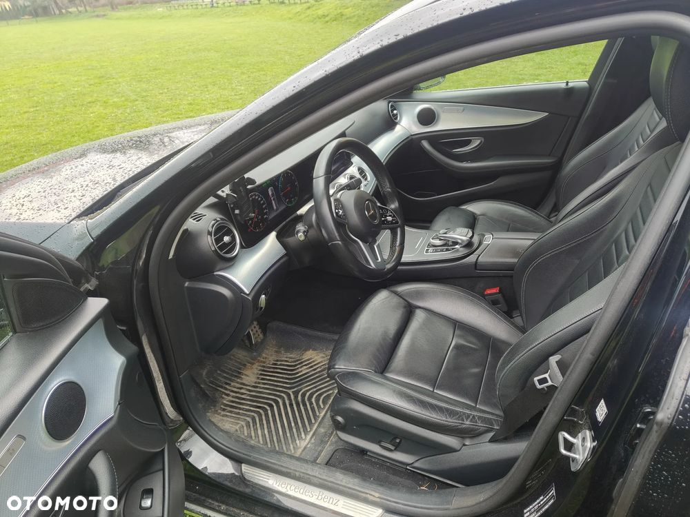 Mercedes-Benz Klasa E 300 de 4Matic 9G-TRONIC - 11