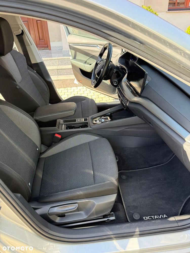Skoda Octavia 2.0 TDI DSG Ambition - 12