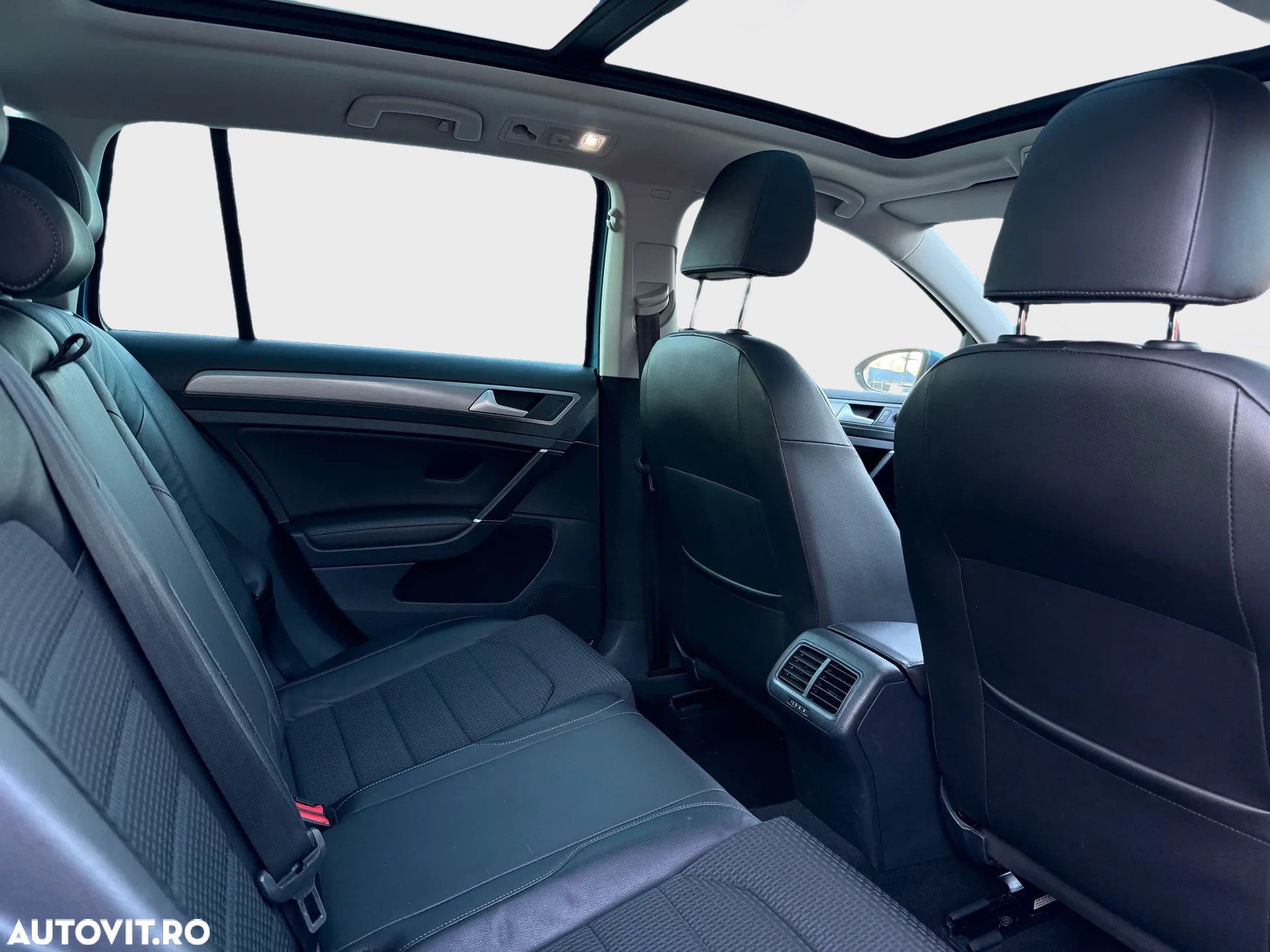 Volkswagen Golf 1.6 TDI DPF BMT DSG Highline - 9