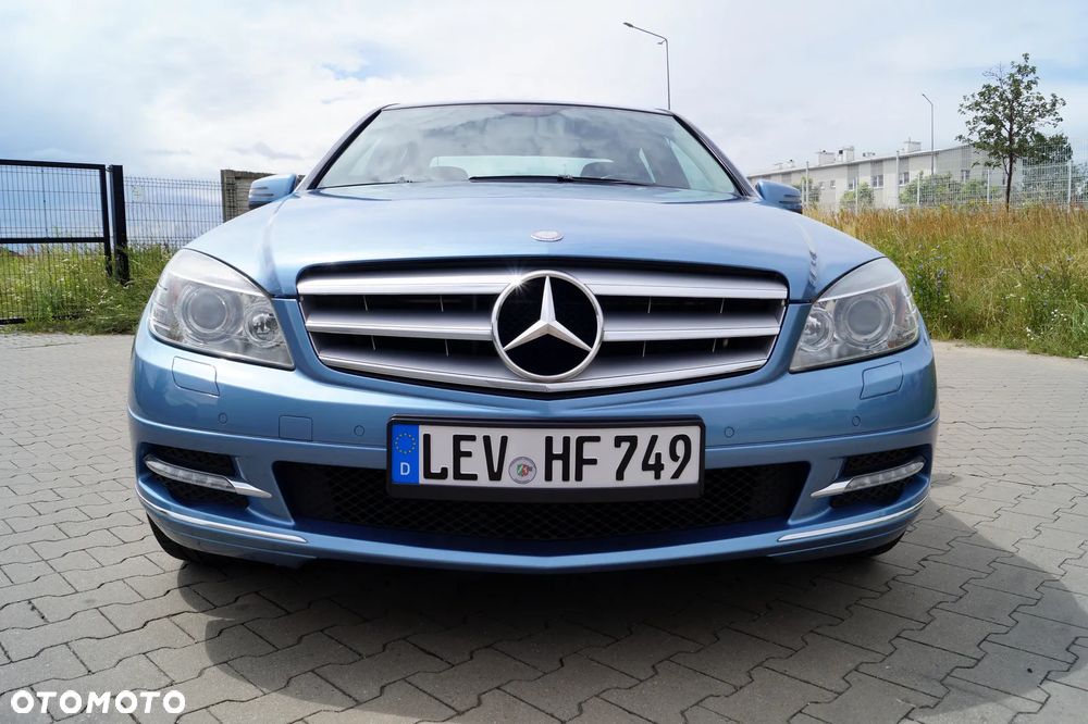 Mercedes-Benz Klasa C 180 CGI Automatik BlueEFFICIENCY Avantgarde - 3