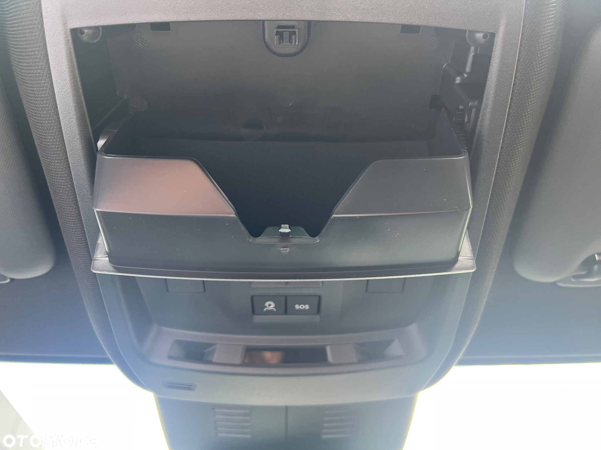 Peugeot 5008 1.2 PureTech mHEV GT S&S e-DCS6 - 32