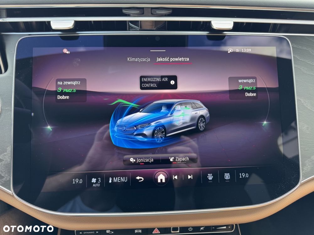 Mercedes-Benz Klasa E 200 mHEV 4-Matic Avantgarde 9G-Tronic - 33
