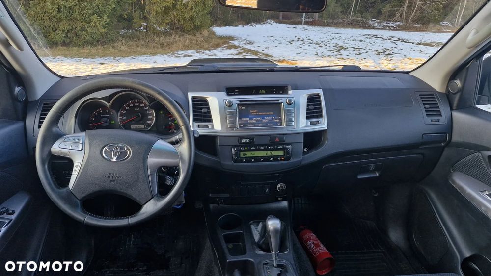 Toyota Hilux 3.0 D-4D Invincible - 21