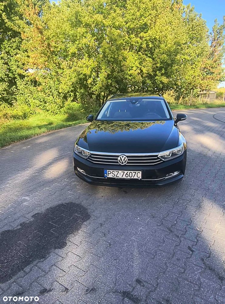 Volkswagen Passat - 4