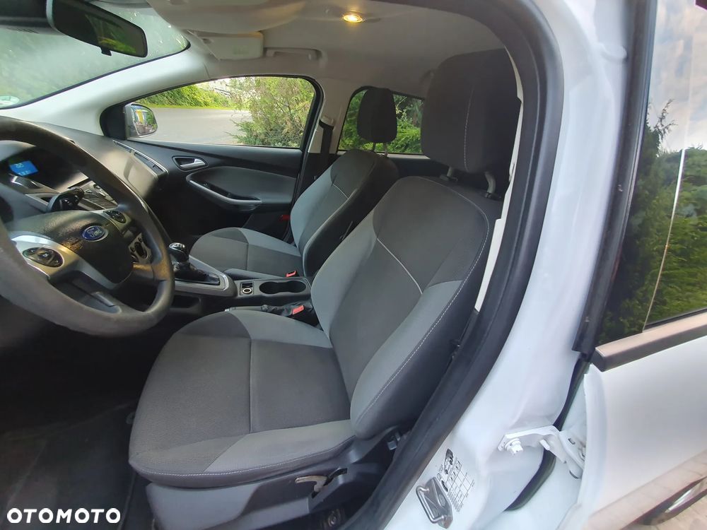 Ford Focus 1.6 Edition - 10