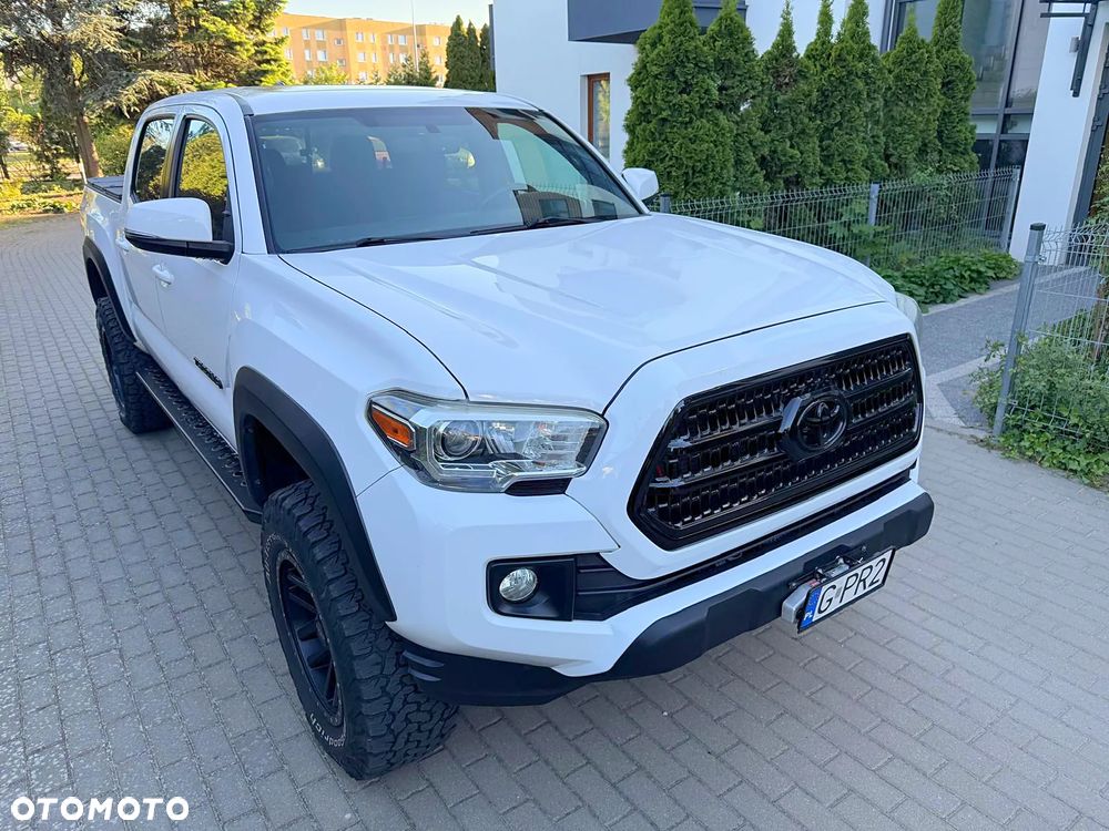 Toyota Tacoma - 11