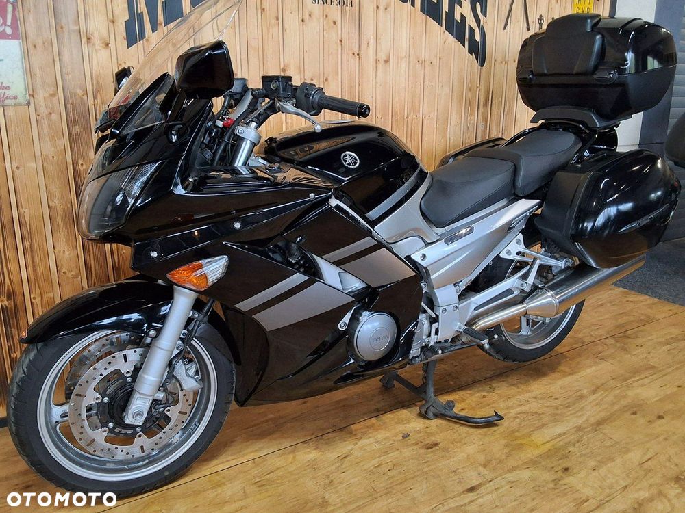 Yamaha FJR - 6