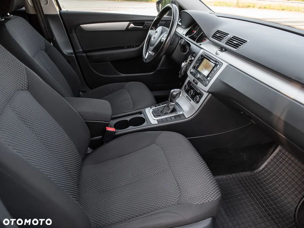 Volkswagen Passat - 29