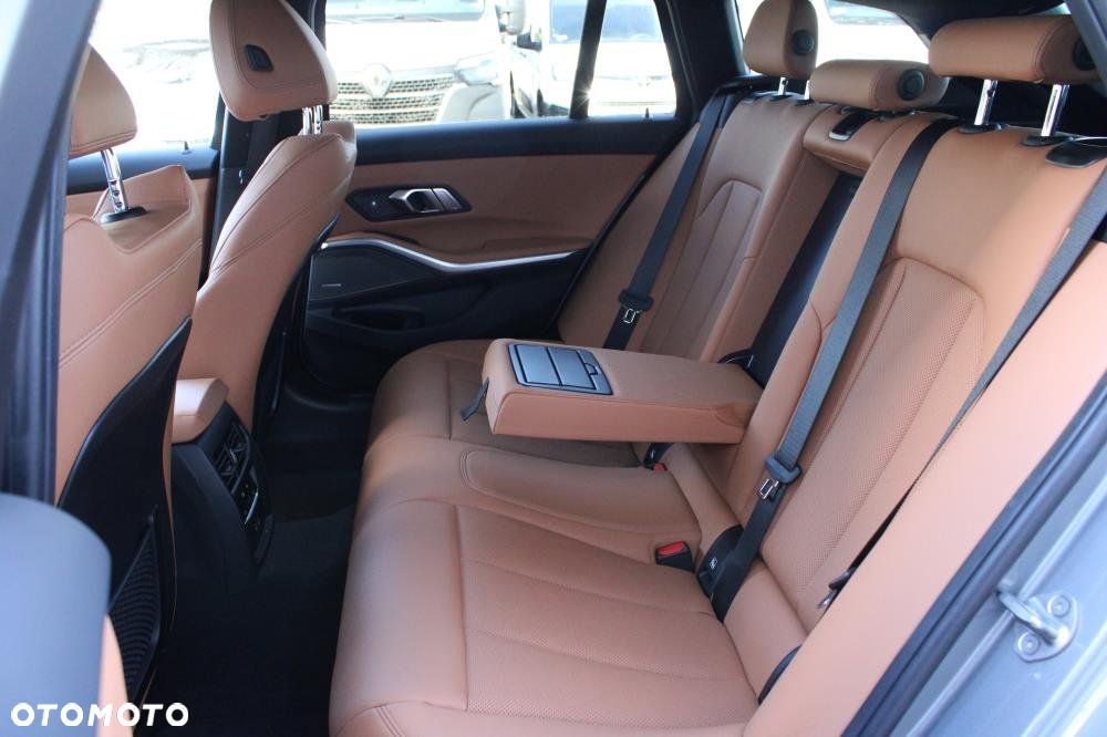 BMW Seria 3 - 33