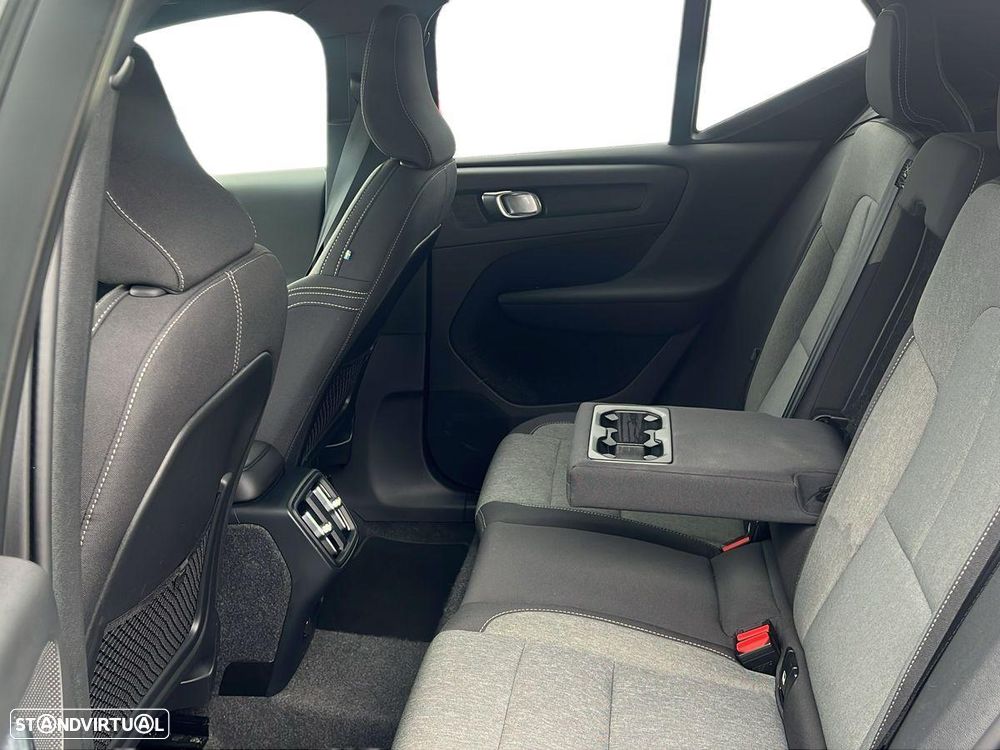 Volvo XC 40 2.0 B3 Plus Dark - 6