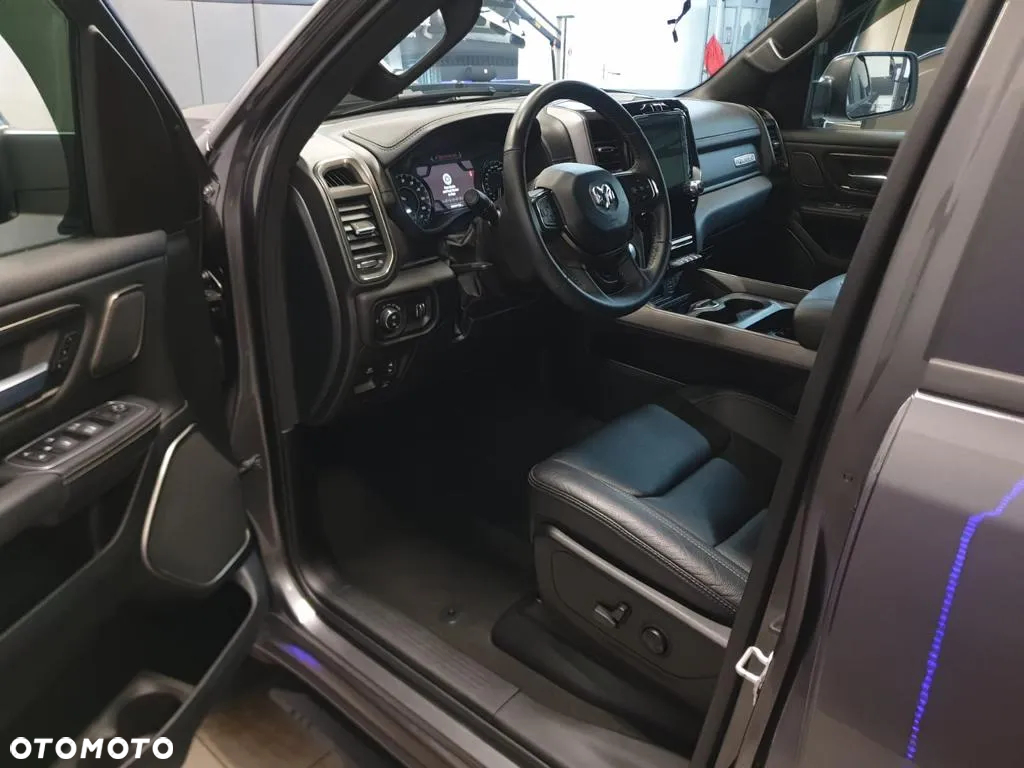 Dodge RAM 1500 5.7 4x4 - 15