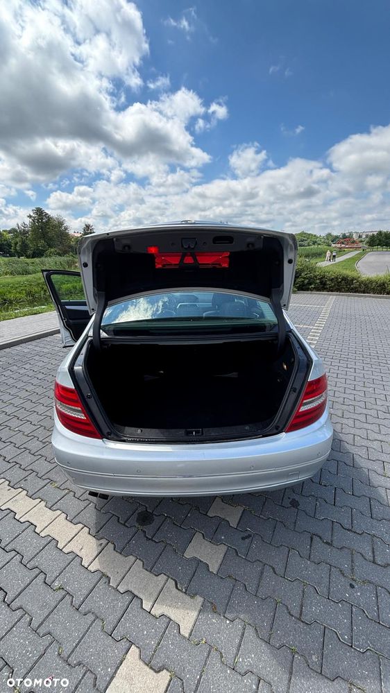 Mercedes-Benz Klasa C 180 CGI BlueEff Avantgarde - 10