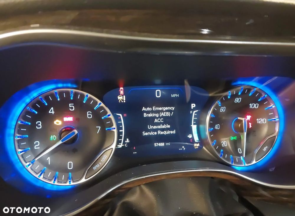 Chrysler Pacifica - 10