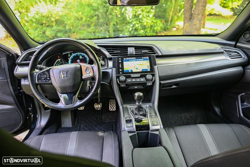 Honda Civic 1.0 i-VTEC Executive - 28