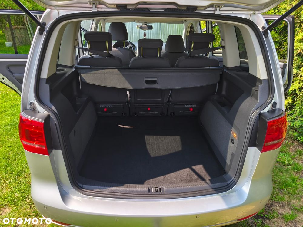 Volkswagen Touran 2.0 TDI DPF STYLE - 5