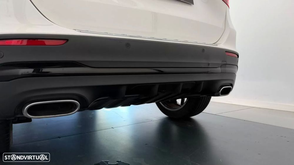 Mercedes-Benz GLA 250 e AMG Line - 16