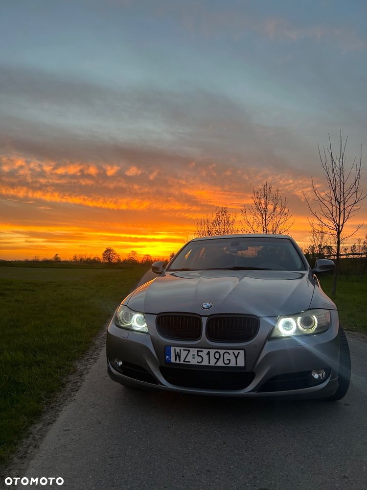 BMW Seria 3 320i - 4