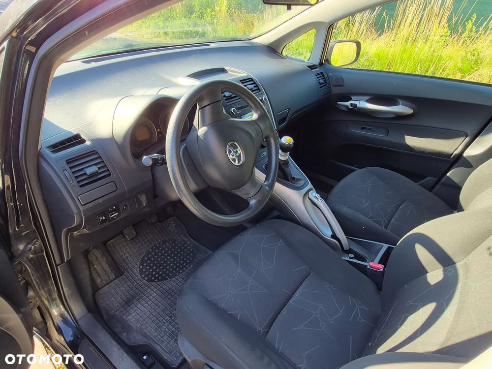 Toyota Auris 1.33 VVT-i Terra - 6