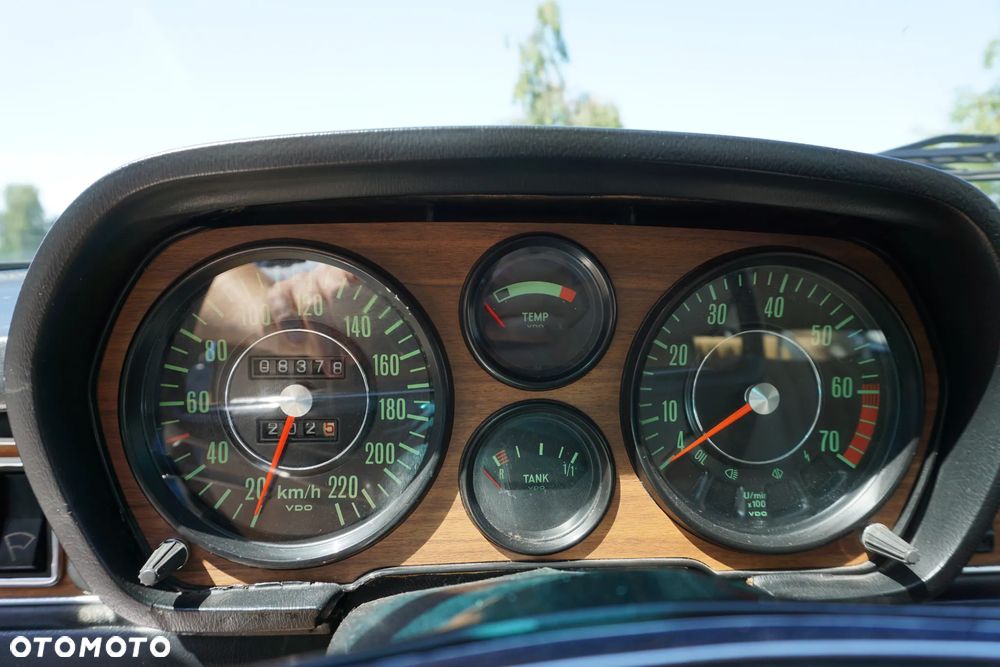 Audi 100 - 19