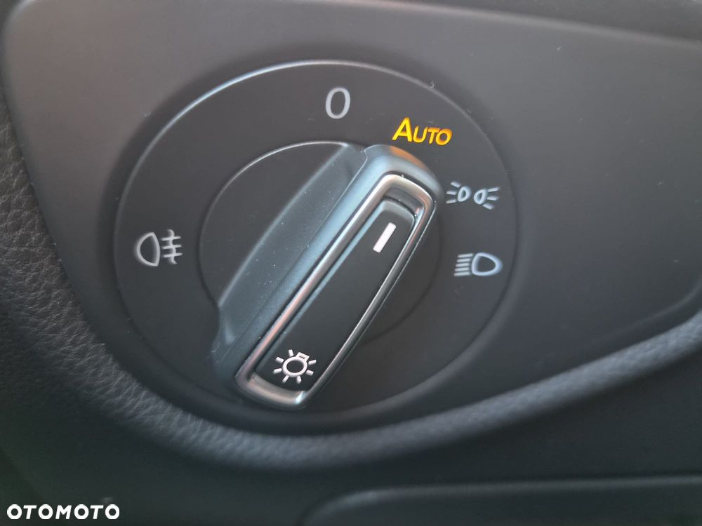 Volkswagen Touran - 18