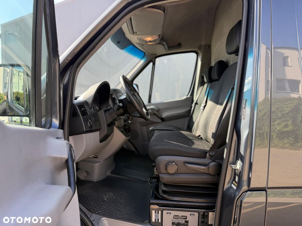 Mercedes-Benz Sprinter 319 - 12