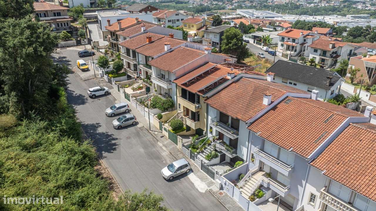 Moradia T3+1 com garagem para 3 viaturas em Lomar, Braga. - Grande imagem: 5/44