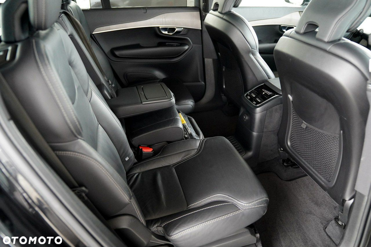 Volvo XC 90 - 40