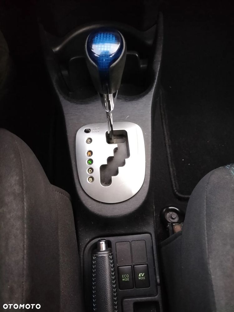 Toyota Yaris Hybrid 1.5 VVT-i - 6