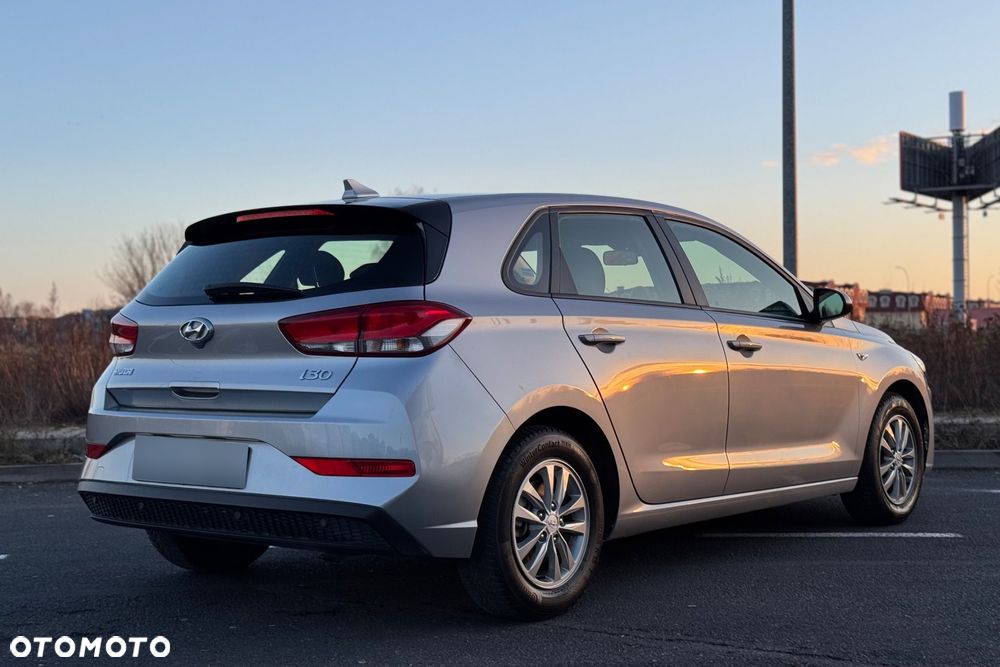 Hyundai i30 1.5 DPI Classic + - 20