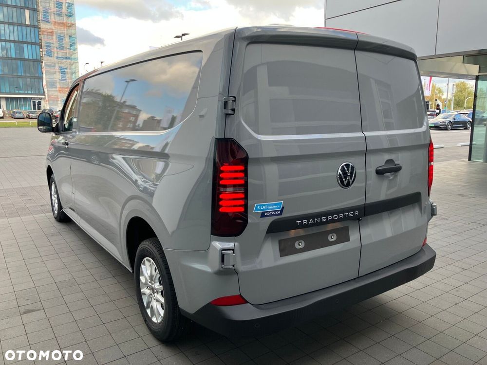 Volkswagen Transporter Transporter Furgon silnik: 2,0 l TDI 170 KM / skrzynia biegów: 8-biegowa automatyczna rozstaw osi: 3500 mm - 5