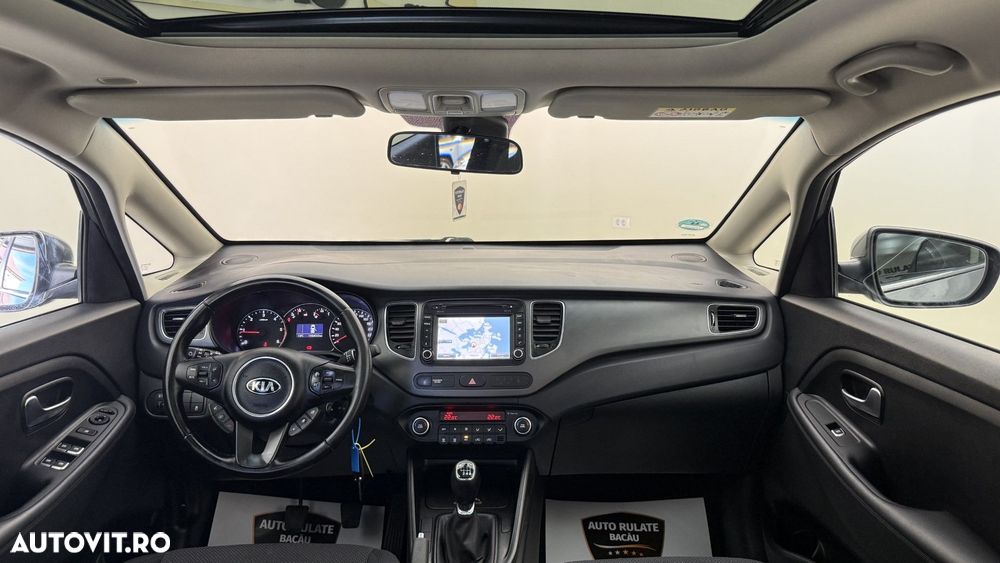 Kia Carens - 8
