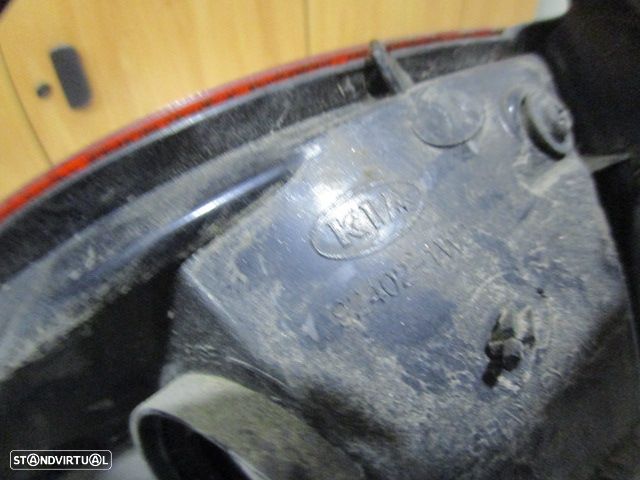 Farol Tras 924021W2 924021W2R KIA RIO 3 FASE 1 2013 1.4CRDI 90CV 3P CASTANHO ESCURO DRT ORIGINAL - 4