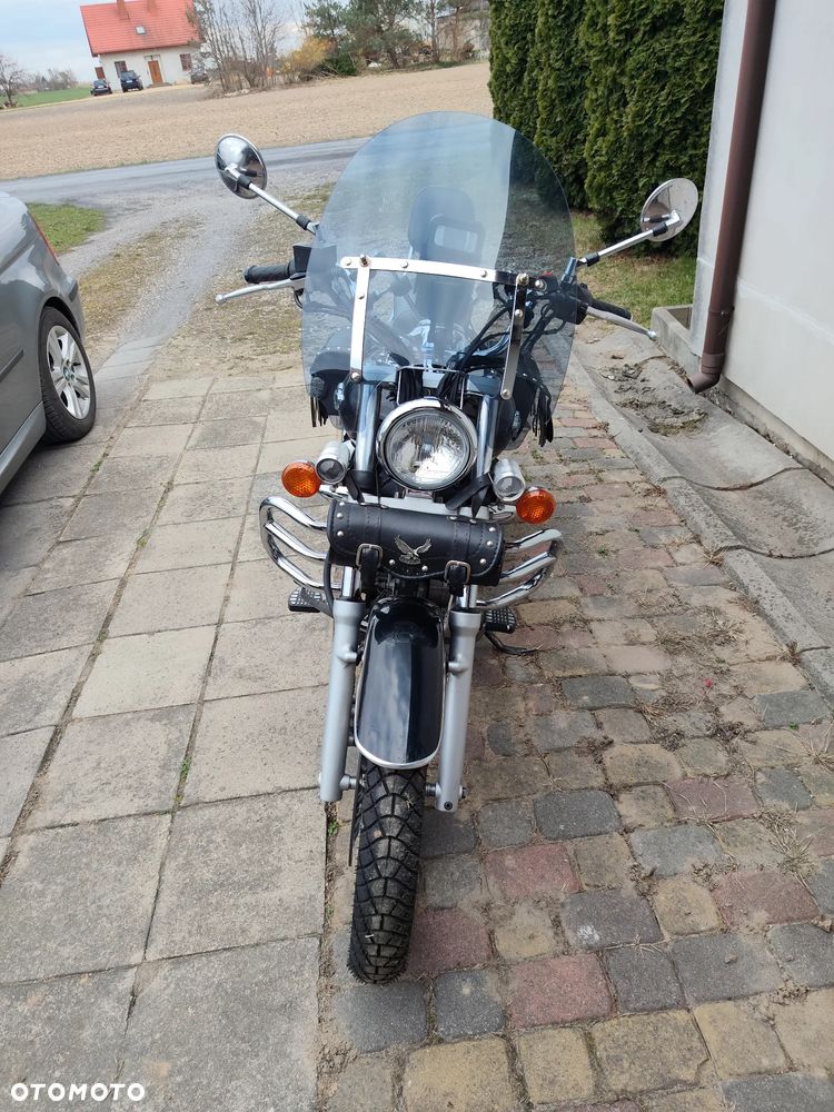 Suzuki Intruder - 13