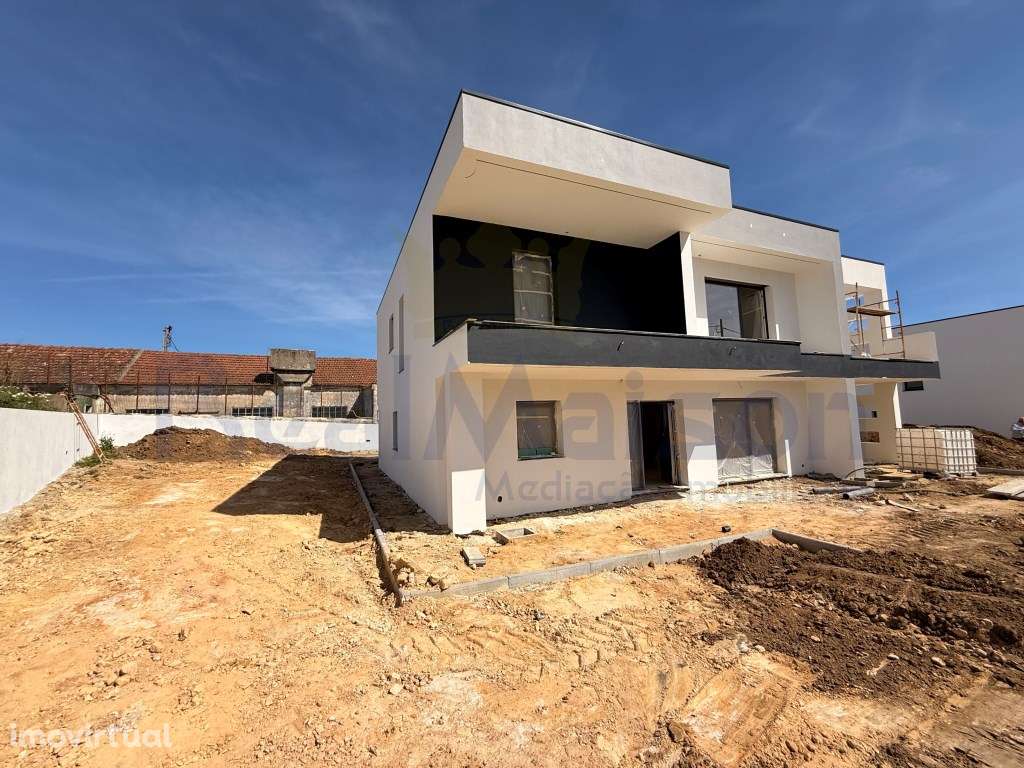Moradias T4 - Nova Construção - Terrugem (Sintra) - Grande imagem: 2/16