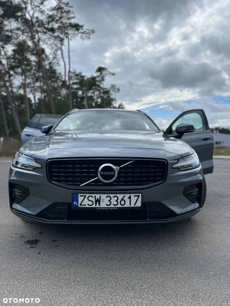 Volvo V60 B4 B R-Design - 3