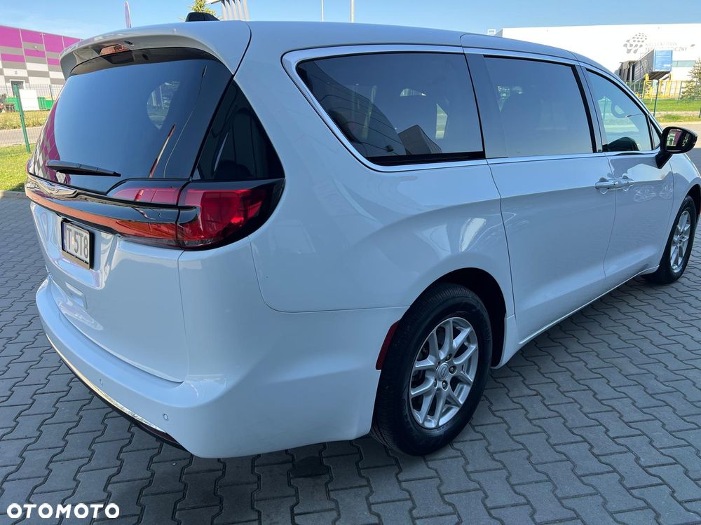 Chrysler Pacifica - 30