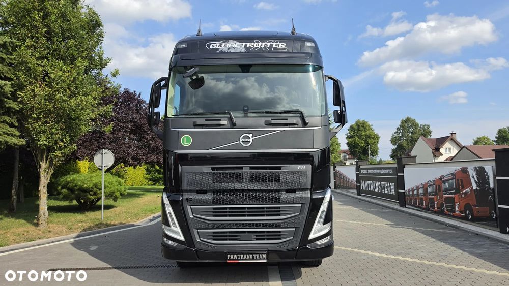 Volvo ///FH///460///2023///GLOBETROTTER/// XXL///HDS///HIAB///WECON///CHWYTAK/// ROTATOR///WAGA///JEDYNE 125 TYŚ KM/// PRZYCZEPA///FULL LED///VIRTUAL COCPIT/// STAN JAK NOWY. - 3