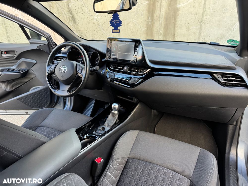 Toyota C-HR 2.0 Hybrid Team Deutschland - 5