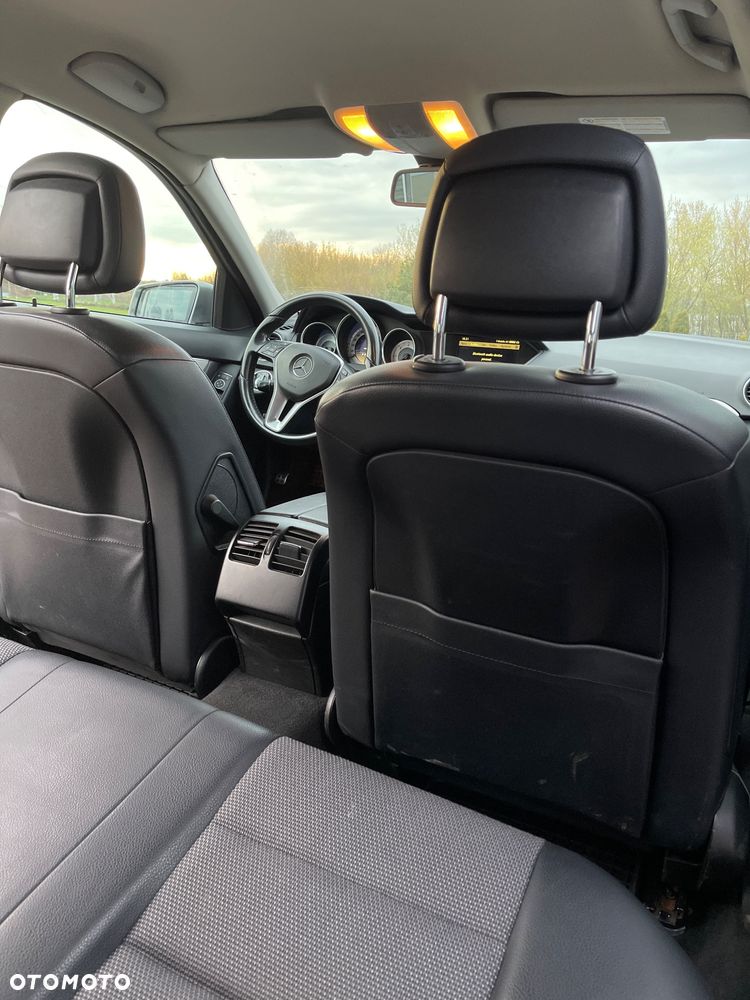 Mercedes-Benz Klasa C 220 CDI DPF (BlueEFFICIENCY) 7G-TRONIC Avantgarde - 11
