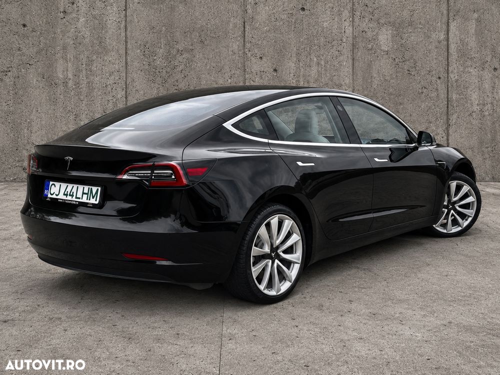 Tesla Model 3 Standard Reichweite Plus Hinterradantrieb - 3