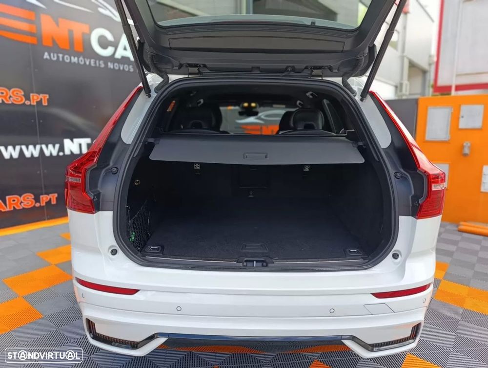 Volvo XC 60 2.0 B4 R-Design - 26