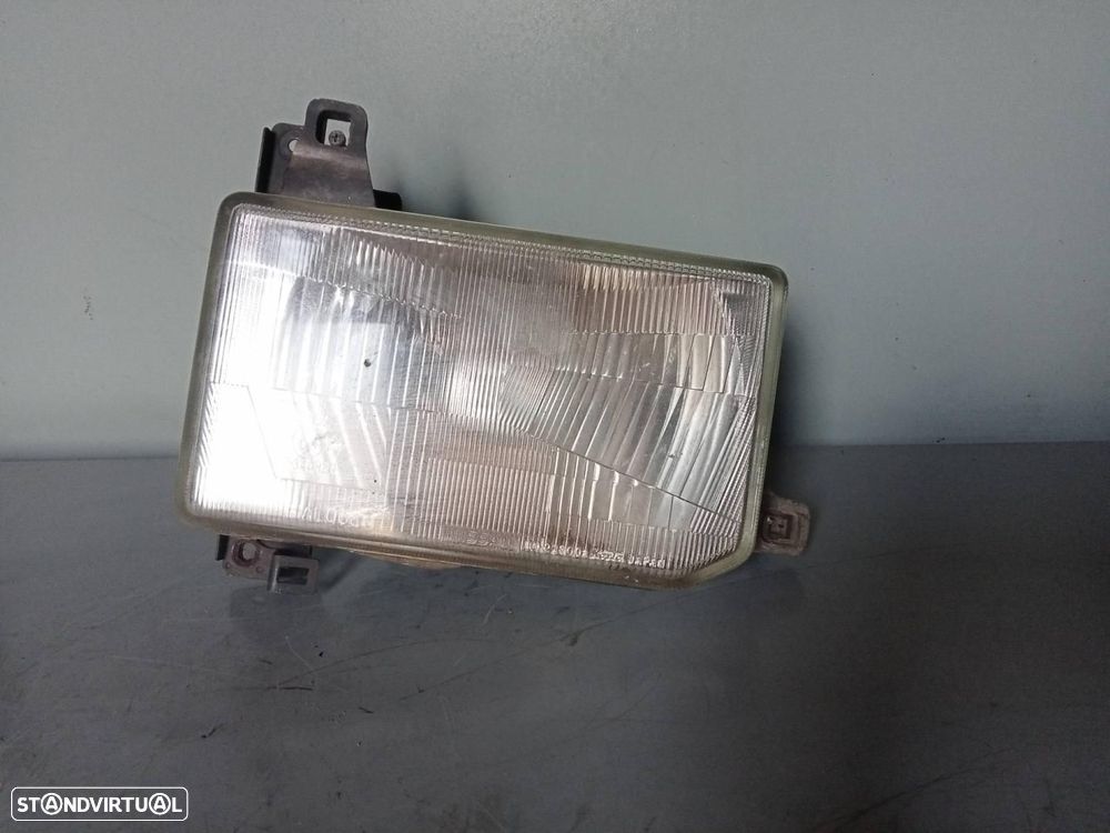 FAROL DIREITO NISSAN TERRANO WD21 - 1