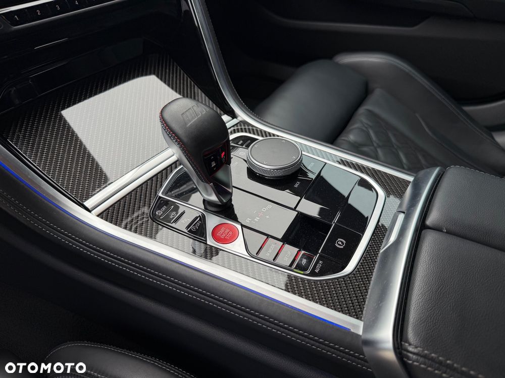 BMW M8 - 32
