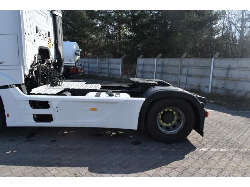 Mercedes-Benz Actros - 13