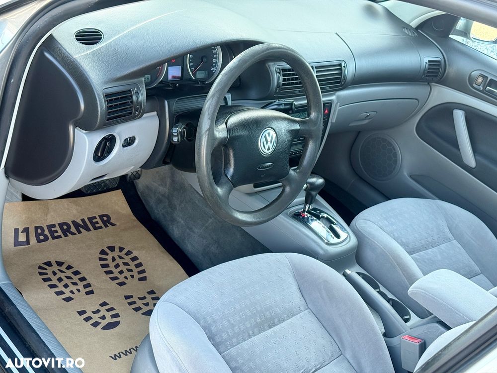 Volkswagen Passat - 14