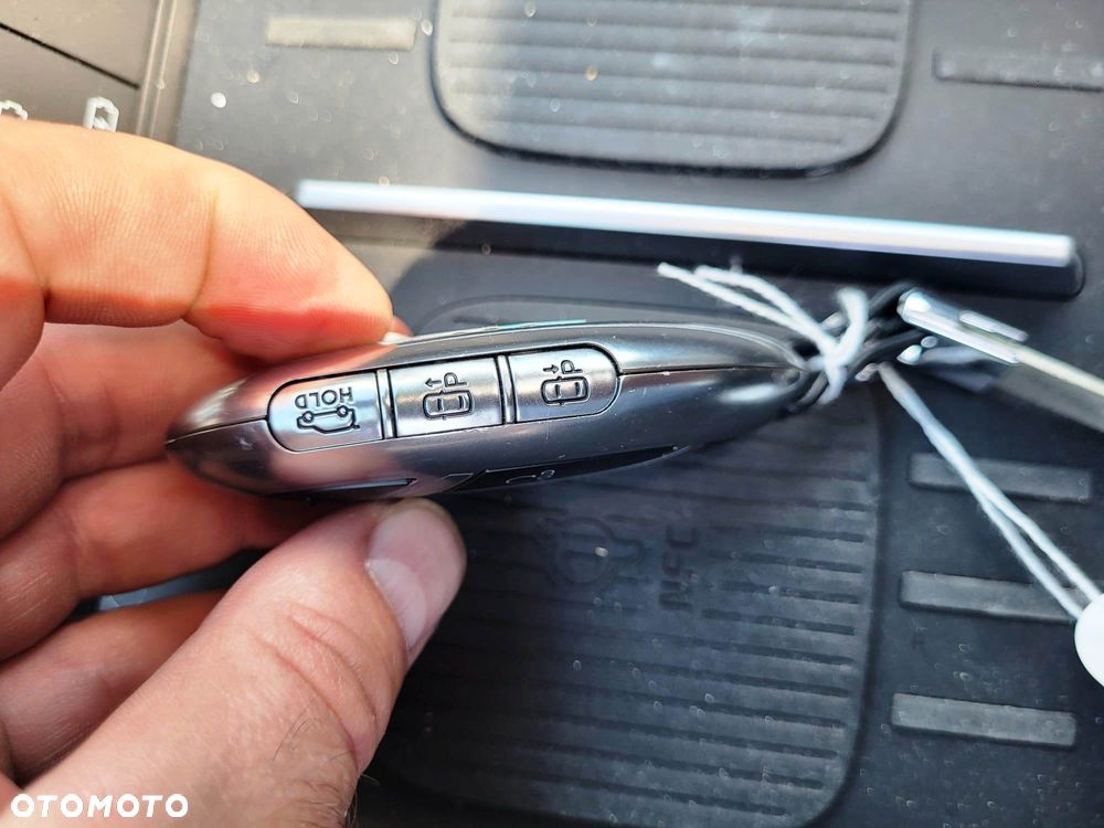 Hyundai Santa Fe 1.6 HEV 4WD SEVEN Signature - 12